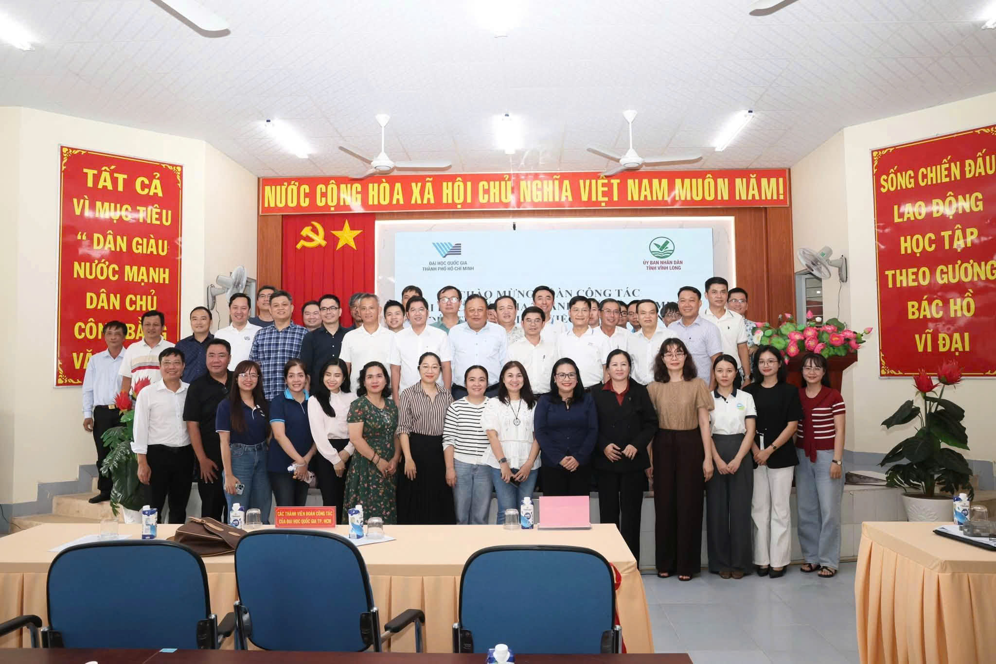 ĐOÀN CÔNG TÁC ĐẠI HỌC QUỐC GIA TP. HỒ CHÍ MINH KHẢO SÁT TẠI CỤM CÔNG NGHIỆP PHONG NẪM, XÃ LƯƠNG HÒA