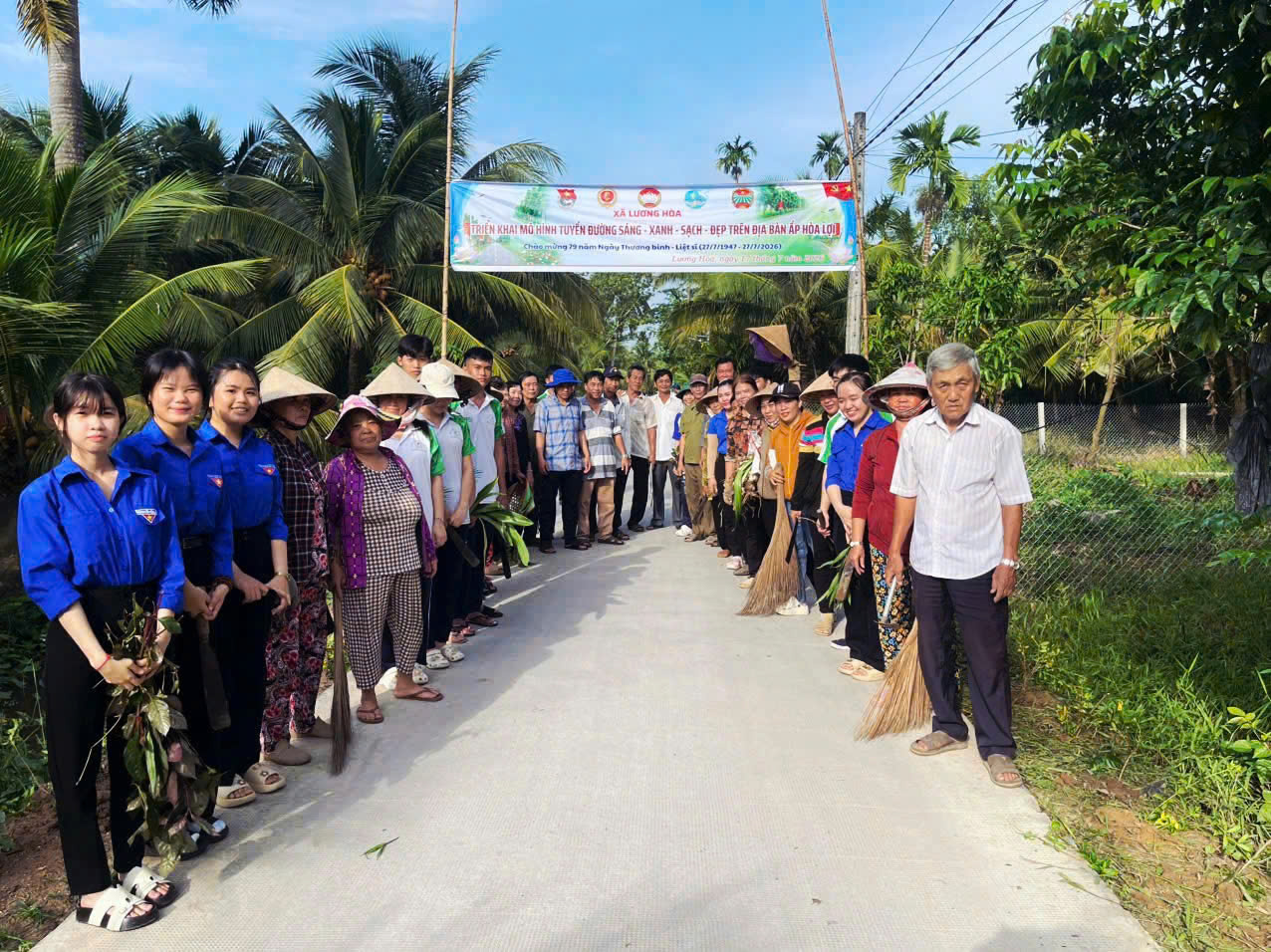 Xã Lương Hòa triển khai mô hình tuyến đường "Sáng - Xanh - Sạch - Đẹp" trên địa bàn ấp Hòa Lợi