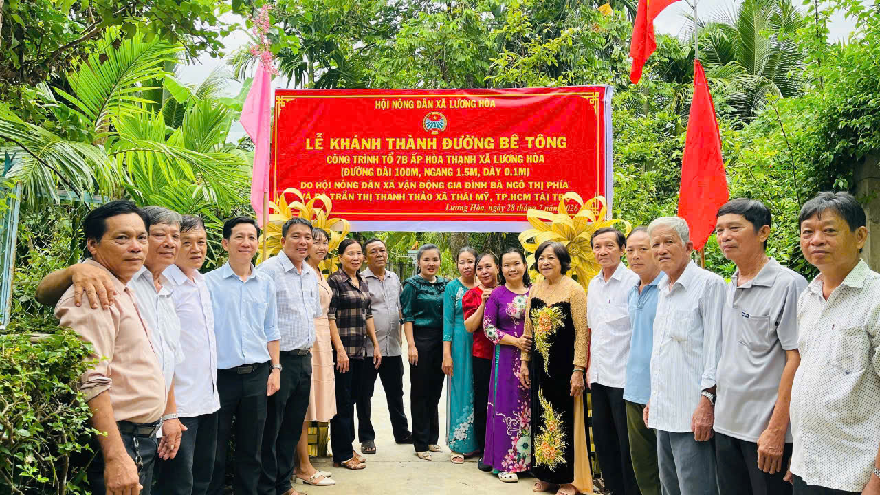 KHÁNH THÀNH TUYẾN ĐƯỜNG BÊ TÔNG TẠI TỔ 7B, ẤP HÒA THẠNH, XÃ LƯƠNG HÒA
