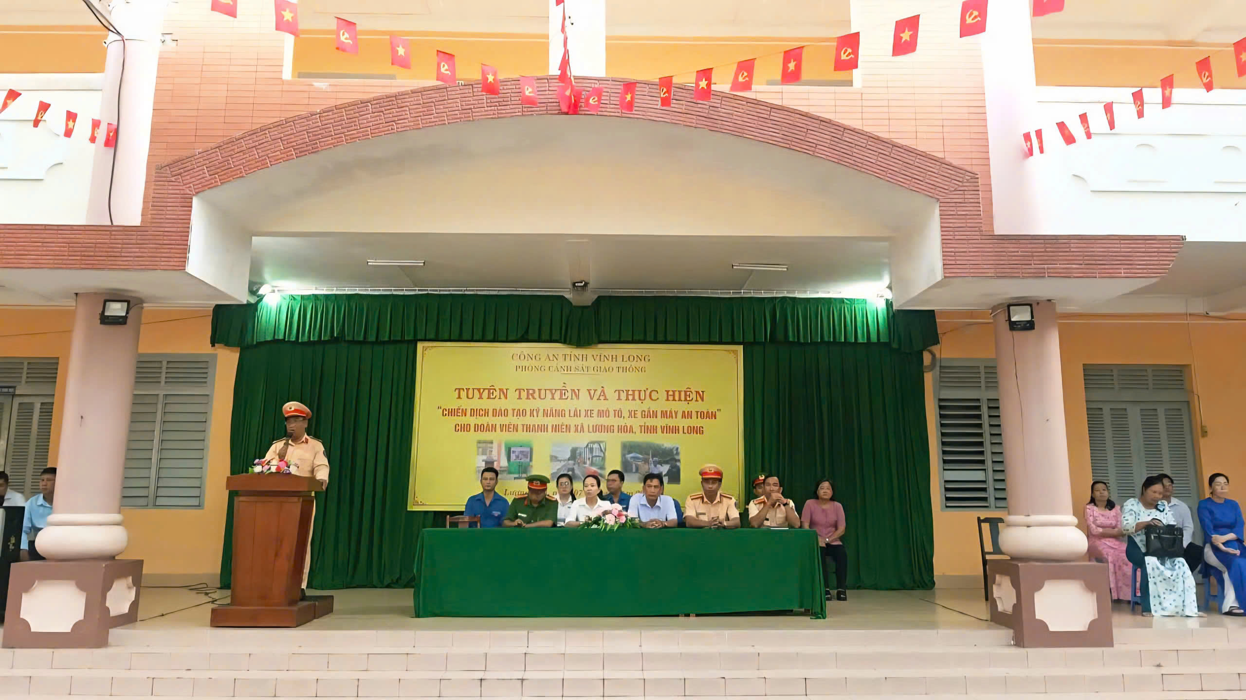 TUYÊN TRUYỀN VÀ THỰC HIỆN “CHIẾN DỊCH ĐÀO TẠO KỸ NĂNG LÁI XE MÔ TÔ, XE GẮN MÁY AN TOÀN” CHO ĐOÀN VIÊN, THANH NIÊN XÃ LƯƠNG HÒA