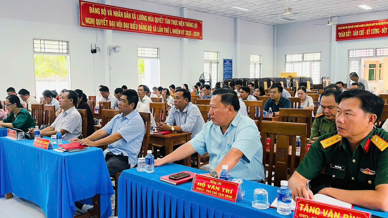 XÃ LƯƠNG HÒA THAM DỰ HỘI NGHỊ NGHIÊN CỨU, HỌC TẬP, QUÁN TRIỆT VÀ TRIỂN KHAI THỰC HIỆN NGHỊ QUYẾT HỘI NGHỊ LẦN THỨ BA BAN CHẤP HÀNH TRUNG ƯƠNG ĐẢNG KHÓA XIV