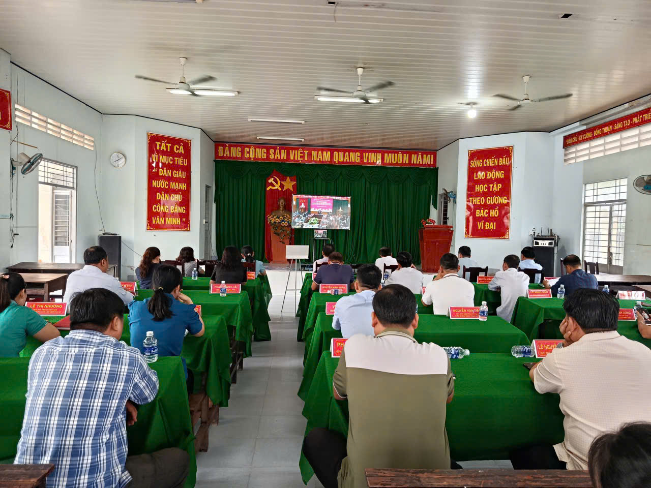 Xã Lương Hòa tham dự lớp bồi dưỡng cập nhật kiến thức, kỹ năng về công tác xây dựng Đảng đối với cấp ủy cấp xã